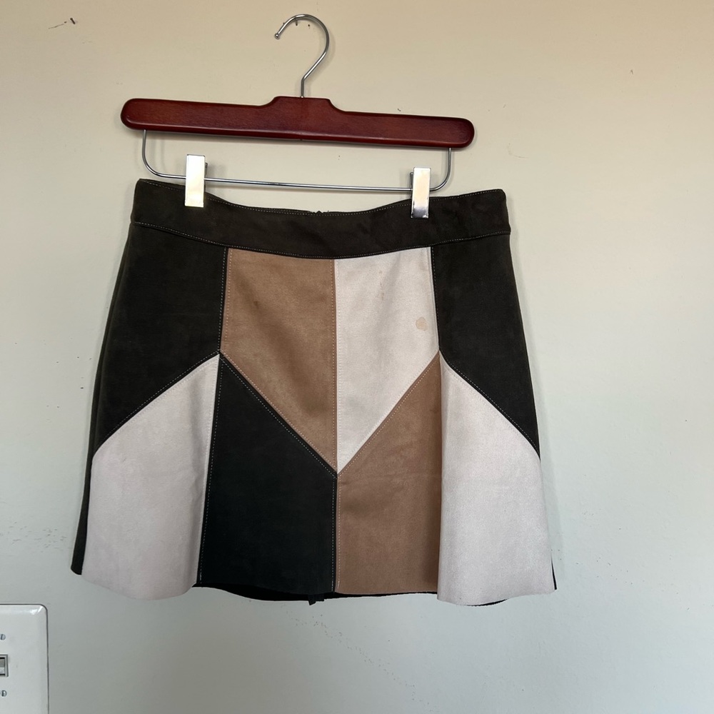 Suede mini skirt. Size 8